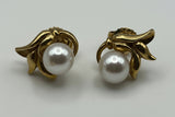 18ct gold Mikimoto pearl earrings and necklace