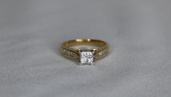 18ct Gold Ladies Diamond Ring